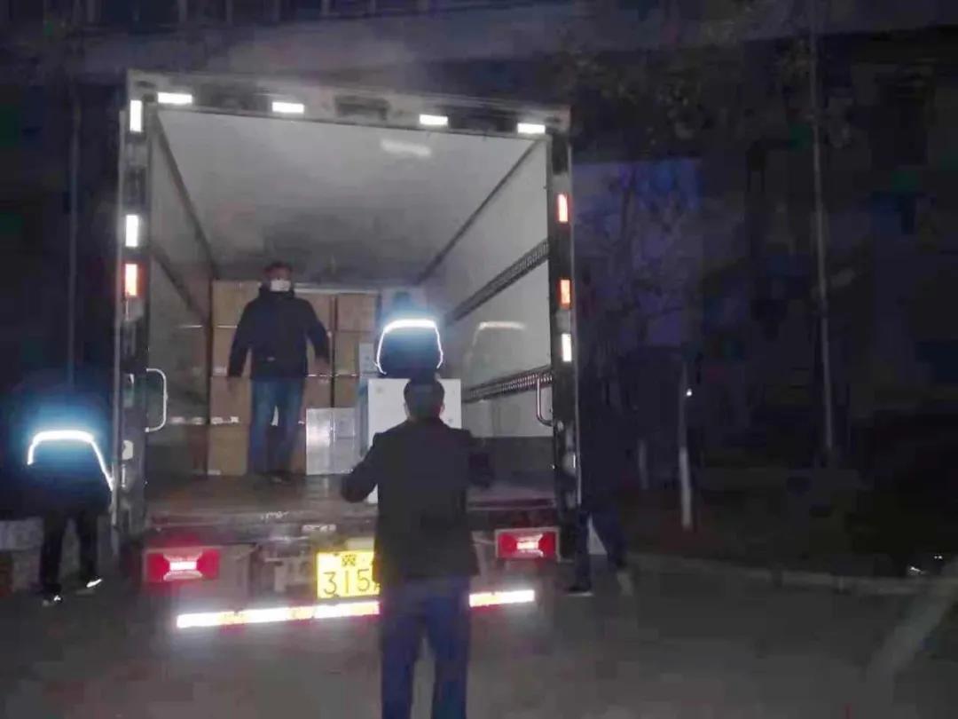 這樣深夜連續作業，已堅持了多日